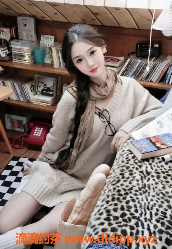 杭州楼凤-上城区圆圆圈圈，170高52重，92-62-93校花陪聊！