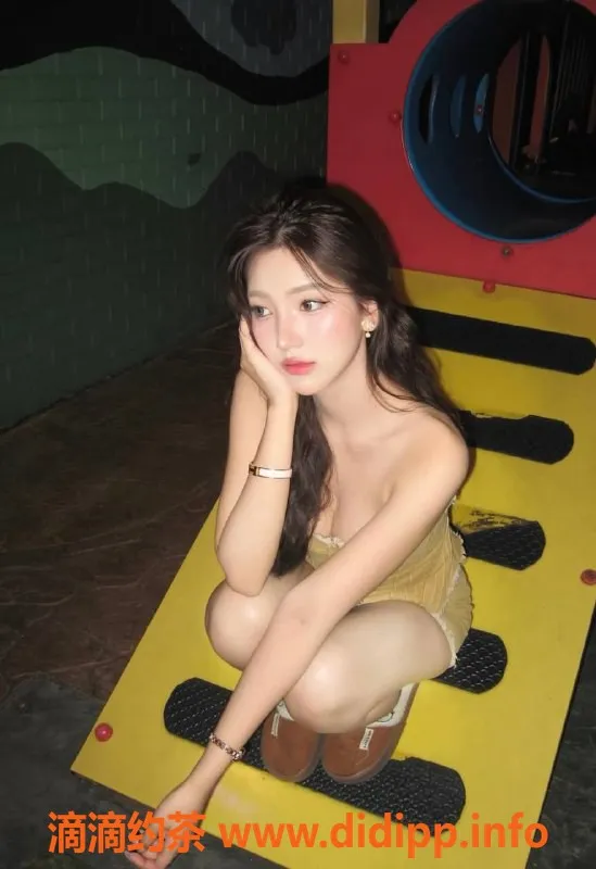 杭州上门服务-上城23岁D胸美女，165cm仅46kg，火热服务等你体验！