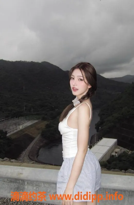 杭州上门服务-上城23岁D胸美女，165cm仅46kg，火热服务等你体验！