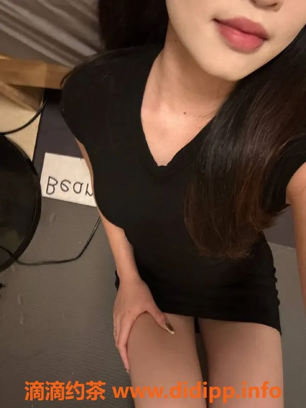 中山楼凤-东区桐桐，18岁B罩杯，600元/课时