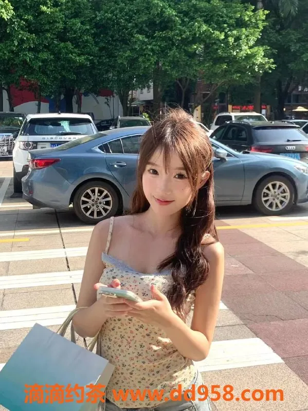 广州楼凤-越秀嫩妹安安，独特舌吻与鸳鸯浴体验