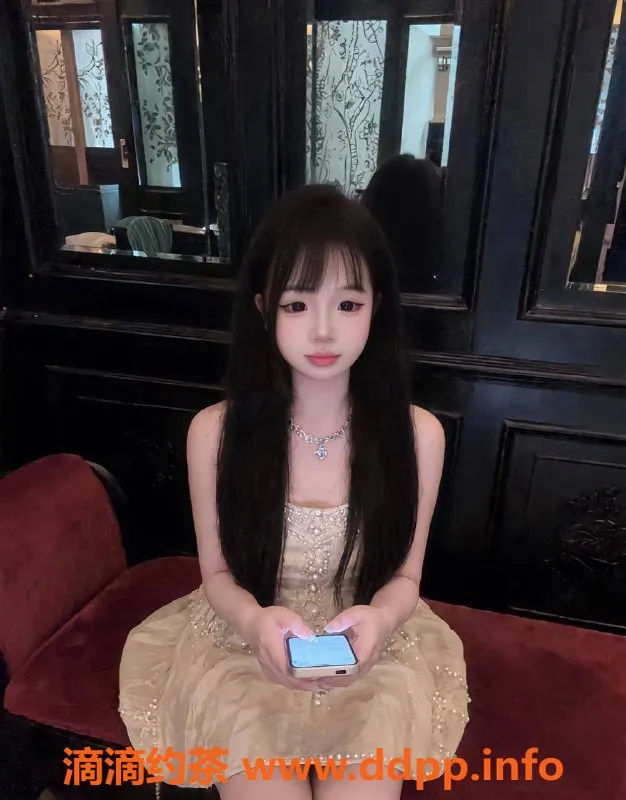 深圳楼凤-龙华可可，800元嫩妹双飞服务，验证视频✔️