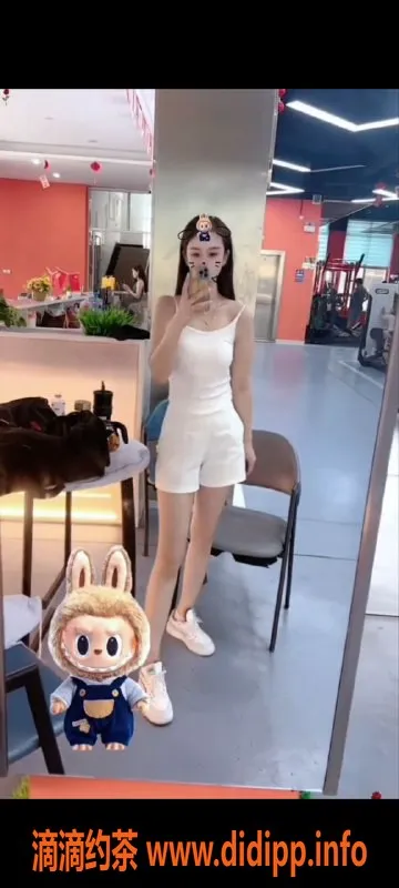 广州楼凤-白云球球：御姐风范，8P夜课体验