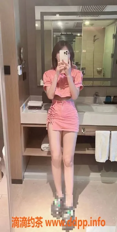 成都楼凤资源信息,成都小西，21岁165cm匀称巨乳嫩妹，600元起