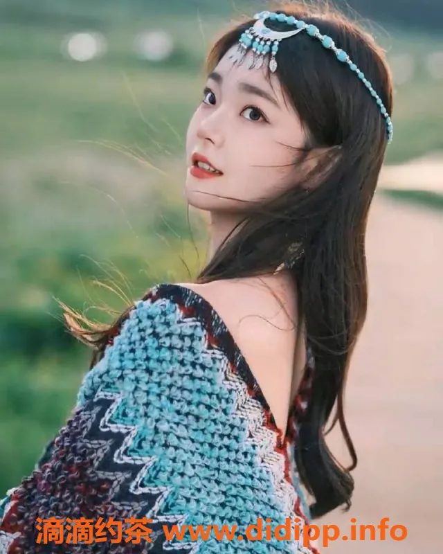 成都楼凤-成都小西，21岁165cm匀称巨乳嫩妹，600元起