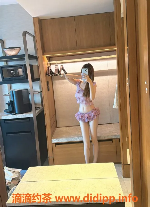 深圳楼凤-南山嫩妹冷小喵，1288起价，制服六九服务