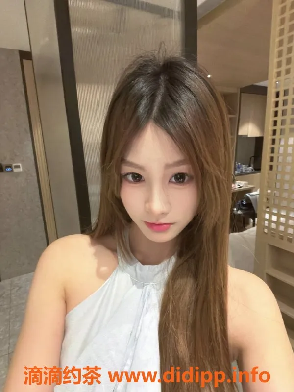 深圳楼凤资源信息,南山嫩妹冷小喵，1288起价，制服六九服务