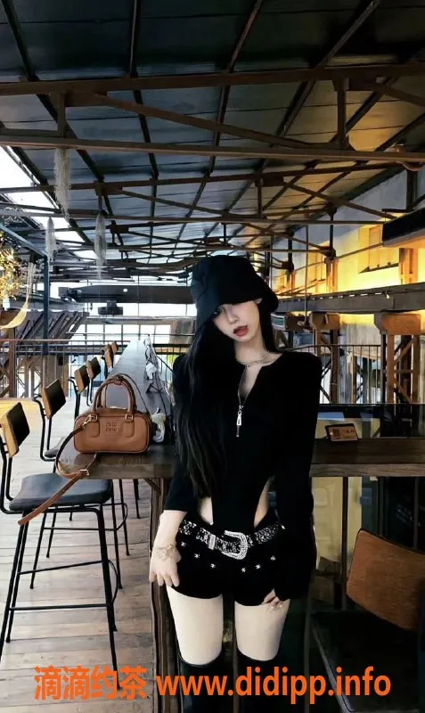 常州楼凤-常州困困，22岁，166高，96斤，C罩杯，价格8起