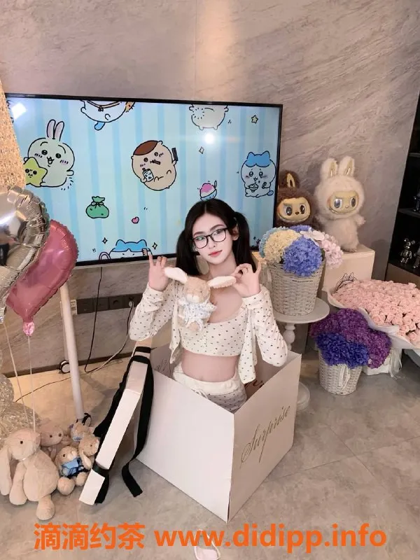 深圳楼凤-西丽菲菲，超值700，服务多样让你心动