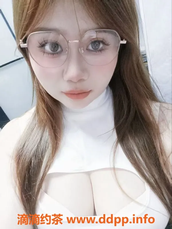 广州楼凤-白云区婷婷23岁风骚女神，34C胸围等你体验