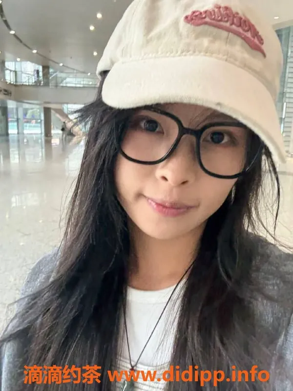 成都楼凤-成华区娇娇，嫩妹大奶，课时费8/14