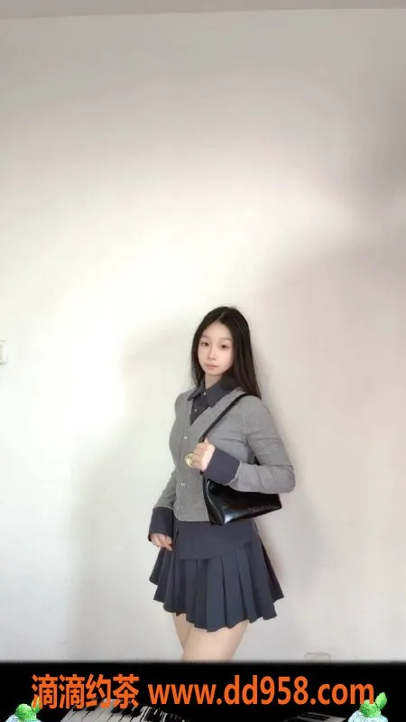 扬州楼凤-扬州邗江小月：人照9分 学生妹服务超赞