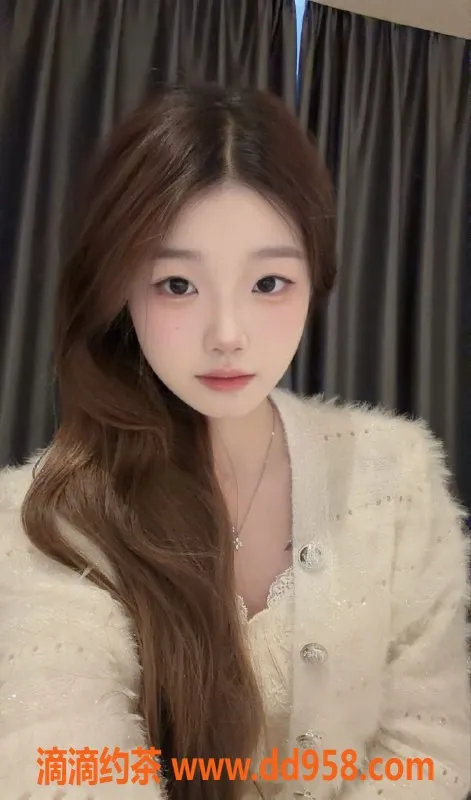 中山楼凤资源信息,古镇小吟，18岁B罩杯，600元体验