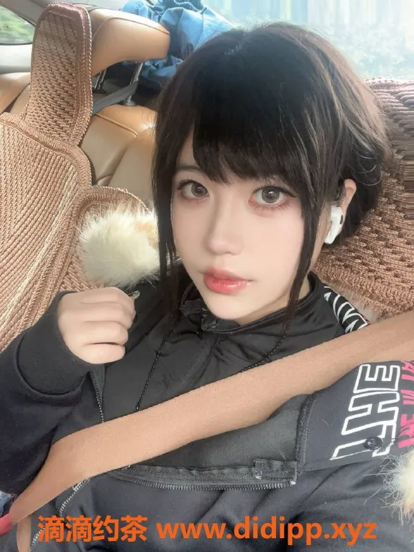 深圳楼凤资源信息,龙岗20岁嫩妹釉染，162D，109斤，1000元起