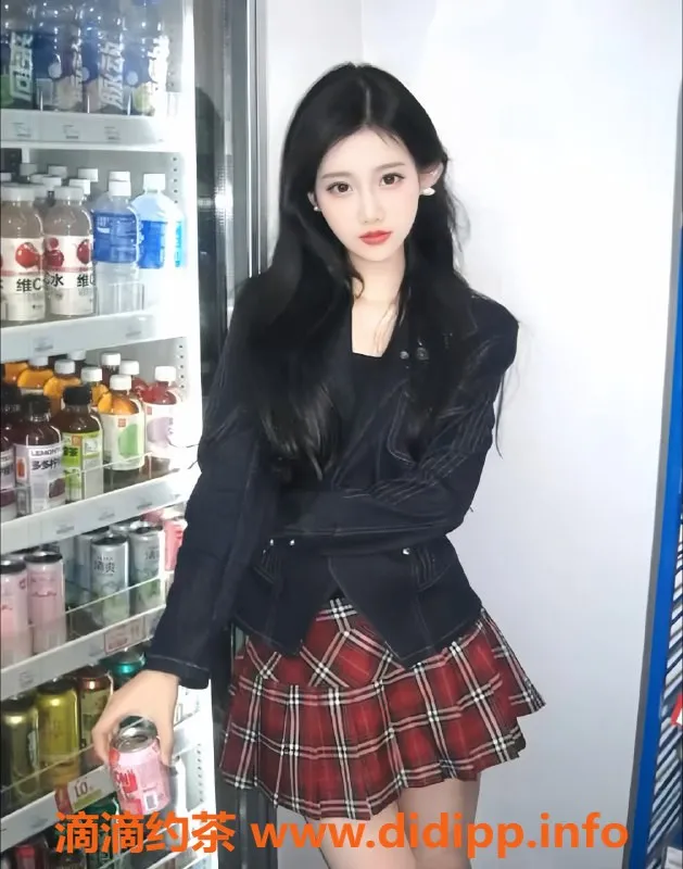 无锡楼凤-惠山区可乐，身高163cm体重44kg，制服丝袜技艺超凡