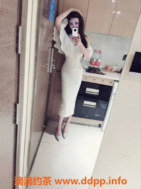 深圳楼凤-罗湖朵利亚：大波长腿，650P包时服务