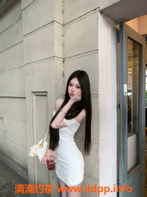 广州楼凤-天河嫩妹小晴天，1600元感受非凡服务