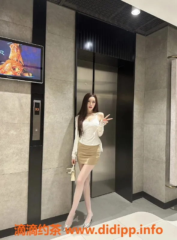 广州楼凤-海珠绵绵，24岁，162cm，34C，服务热情