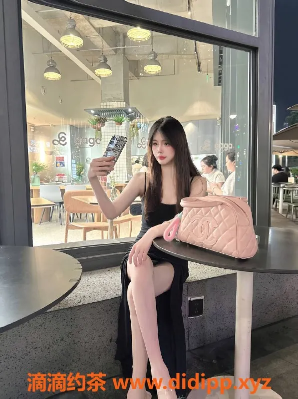 深圳楼凤-龙华甜妹儿，1200P体验，服务超赞！