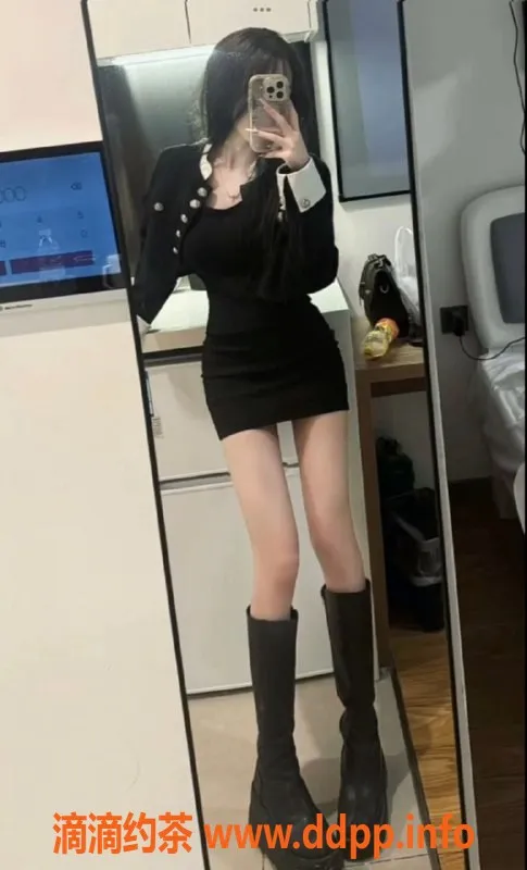 长沙楼凤-岳麓区林允儿：18岁165cm，激情服务只需600元