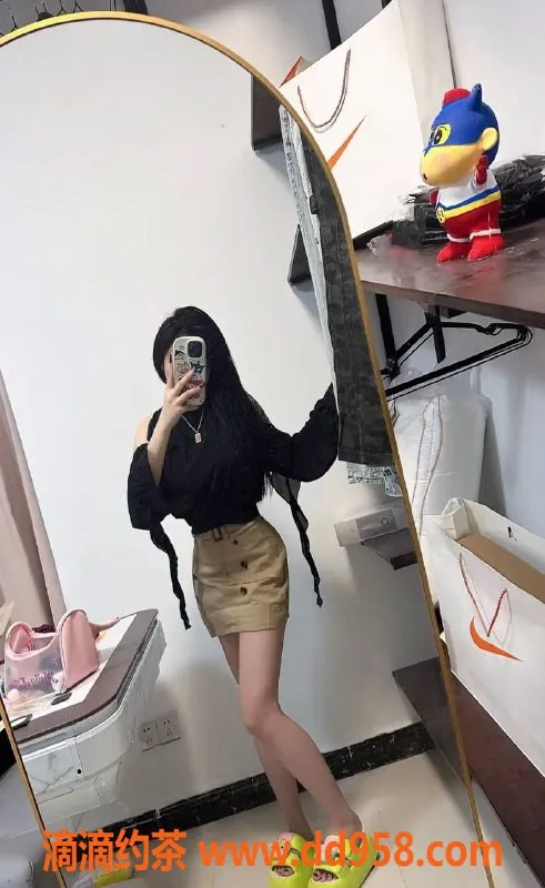 台州楼凤-台州婷婷，19岁D+胸围，预约只需600元