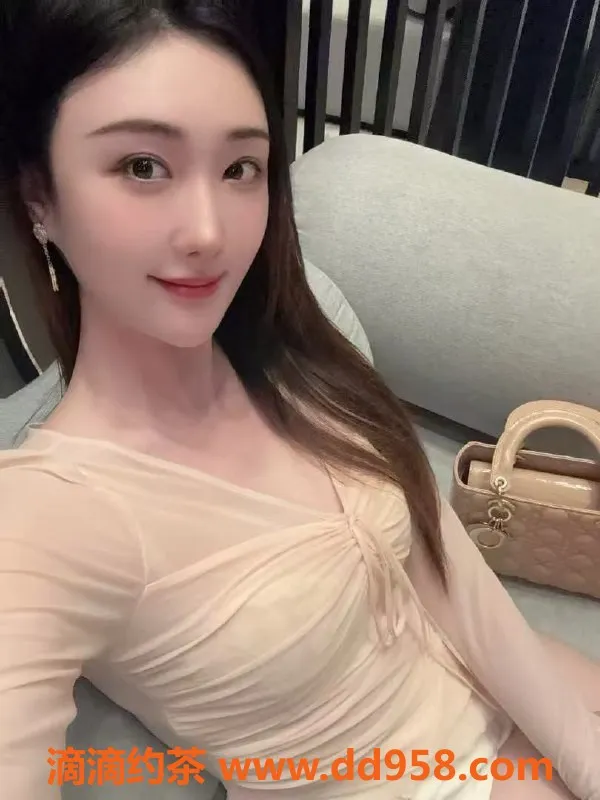 无锡上门服务-梁溪区高颜值空姐，极品身材仅1900元