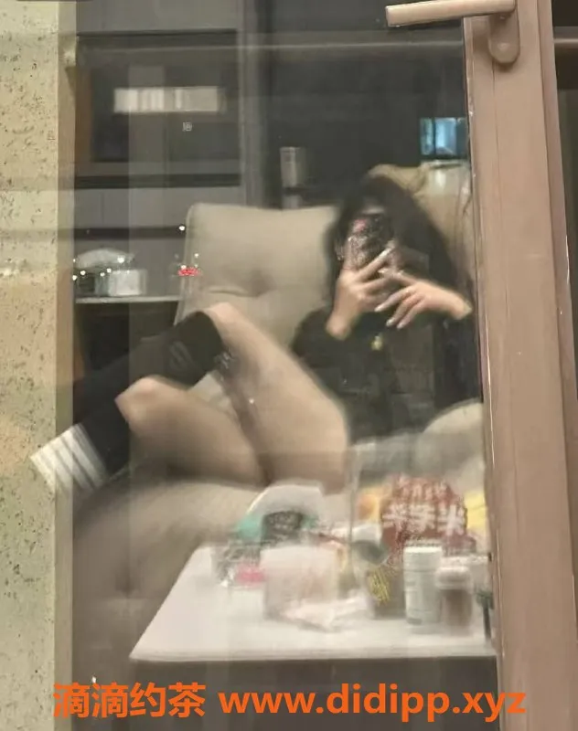 广州楼凤-番禺小雨，700p，带你畅享温柔服务