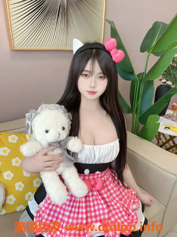 中山楼凤-西区小玉，E罩杯，07年芳龄，500元/时