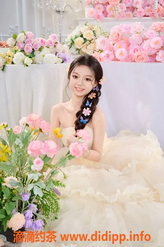 中山楼凤-石岐18岁小艺，B罩杯700课时服务好评率86.7%