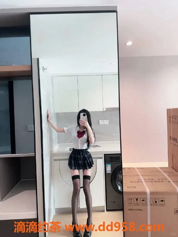 广州楼凤-佛山嫩妹语嫣，700p鸳鸯浴服务