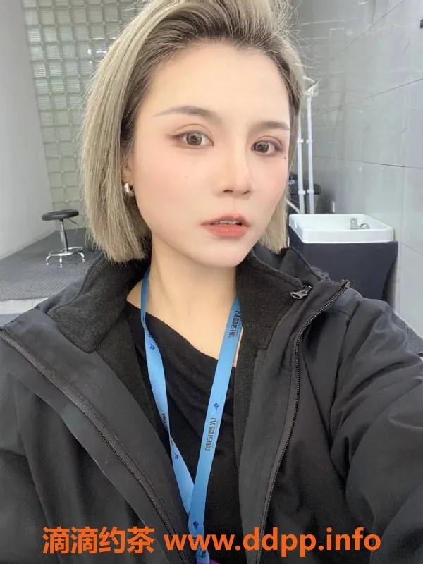 广州楼凤-天河梓梓，性感学姐，600元服务等你来体验