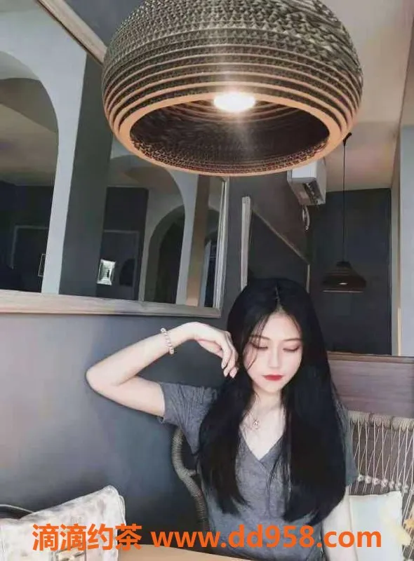 广州楼凤-白云区丁丁，168大长腿，26岁，热情服务