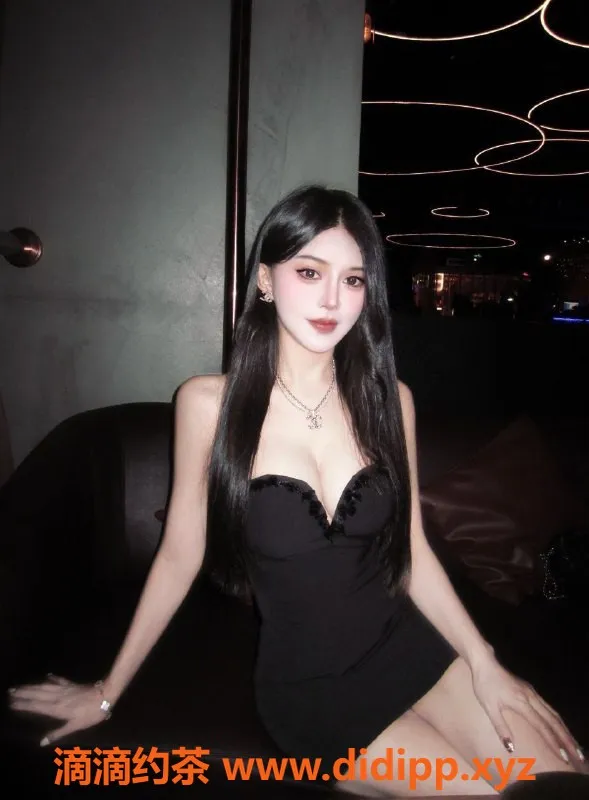 广州楼凤-天河御姐半夏 价格1200 美腿翘臀任你挑