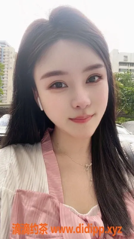 北京楼凤-重庆雪瑶，26岁E罩杯，168身高，茶费1K