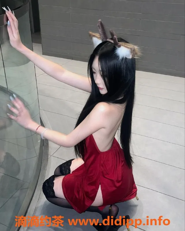 深圳楼凤-福田小嫂子佩佩 1400元服务，尽享舔吻体验