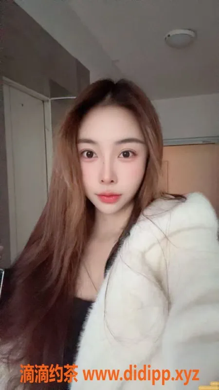 深圳楼凤-南山樱桃，1000元享鸳鸯浴与深喉服务