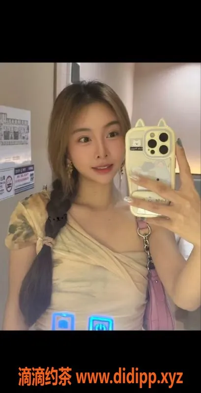 深圳楼凤-南山樱桃，1000元享鸳鸯浴与深喉服务