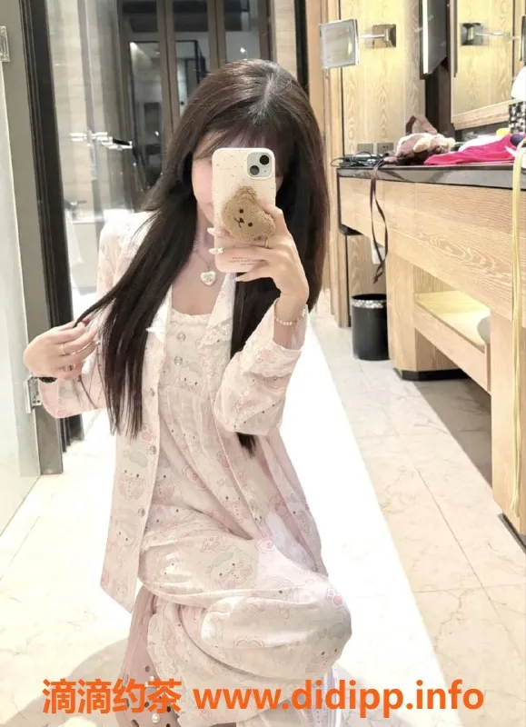 常州楼凤-武进嫩妹JK小苹果，清纯可爱只需800元！