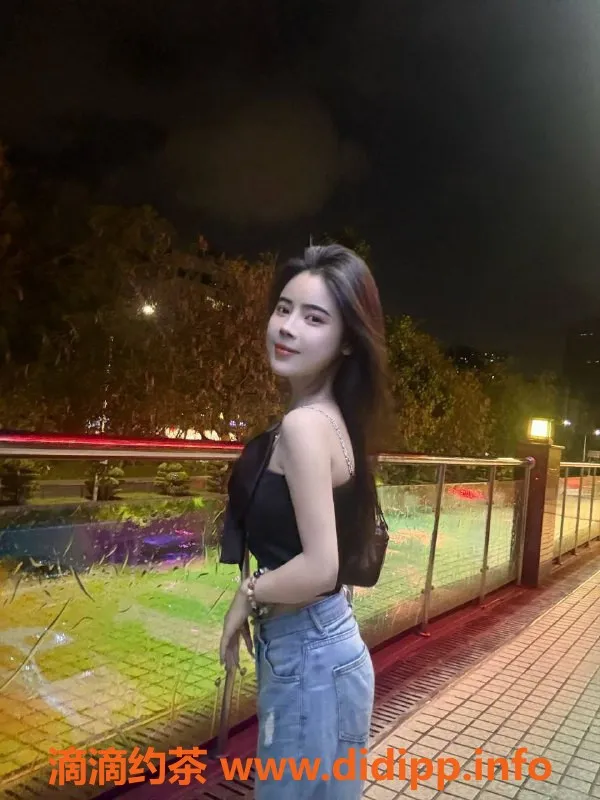 深圳楼凤-南山小娜扎，19岁，胸围167D，1600元起服务