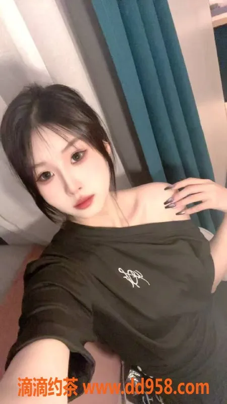 常州楼凤-常州鑫鑫，24岁163cm C罩杯，96斤清纯妹子