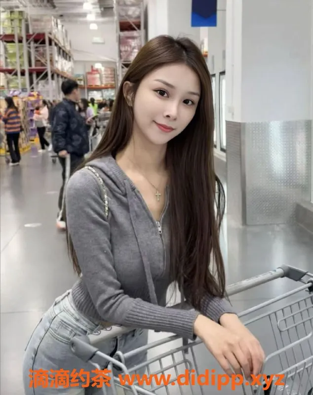 广州楼凤-白云御姐乐伊，5P鸳鸯浴大胸服务