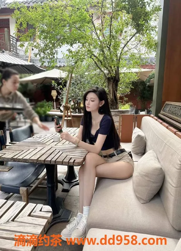 温州楼凤-温州小饼干 174cm C罩杯 美女 型号：01年