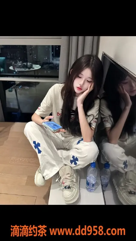 无锡楼凤-惠山天一公馆超嫩少女学妹，颜值身材一流