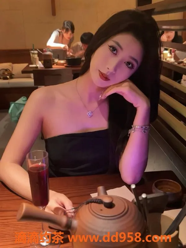 深圳楼凤-福田嫩姐酒儿，1000元起，激情服务等你体验！