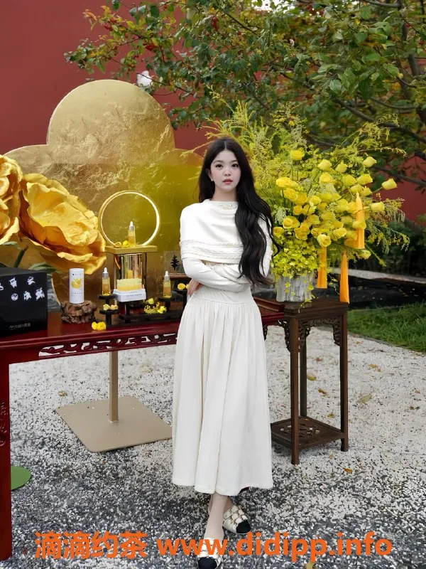 无锡楼凤-惠山区星然，170cm巨乳御姐陪浴服务