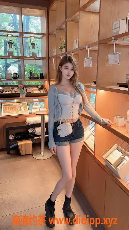 广州楼凤-天河御姐一宁，12P大胸夜课等你来体验！