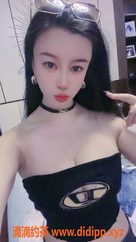 深圳楼凤资源信息,龙华小可欣，课费900p，1600pp