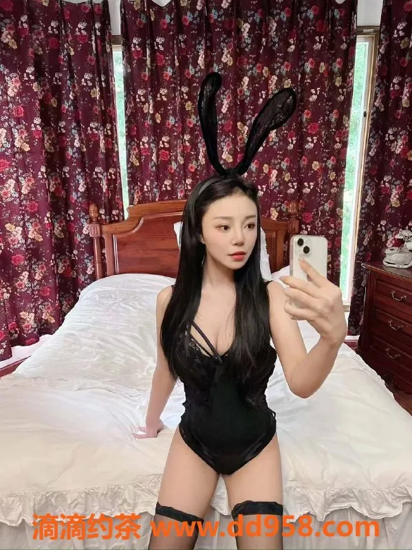 成都楼凤-武侯区梦梦，身材火辣的少妇车