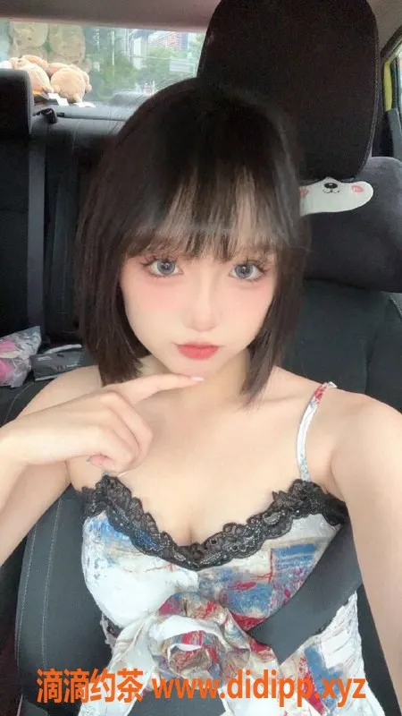 深圳楼凤-福田小欢欢，900P三点粉制服服务体验