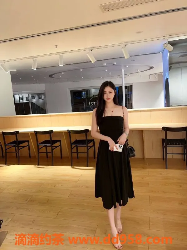 深圳楼凤-福田景甜，23岁163E，1800元超值体验